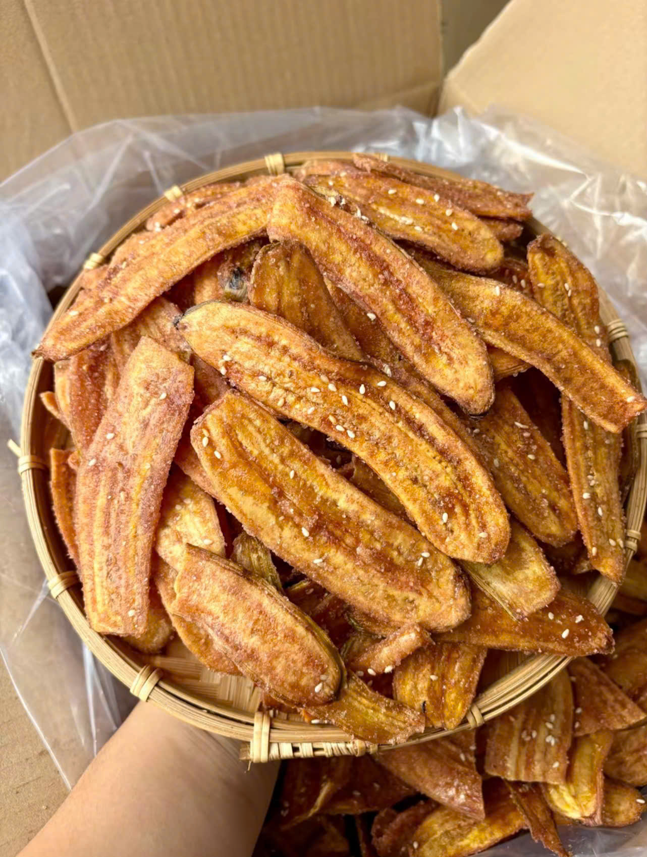 Chuối sấy mè gừng — đóng gói